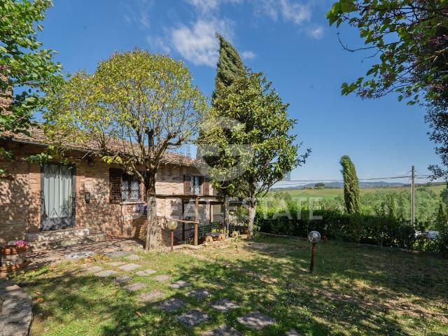 Rustico in vendita a Castelnuovo Berardenga, Toscana