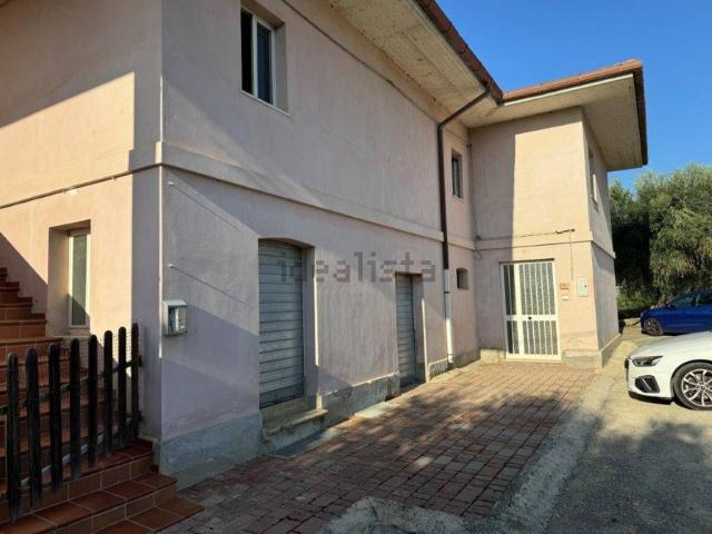 Rustico in vendita a Alba Adriatica, Teramo