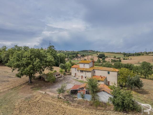 Rustico in vendita a Lucignano, Toscana
