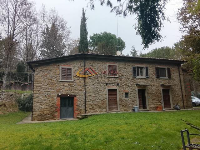 Rustico in vendita a Palazzo Del Pero, Toscana
