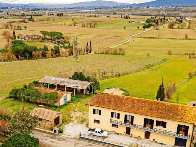 Rustico in vendita a Lucignano, Toscana