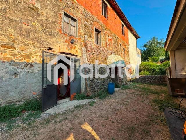 Rustico in vendita a Montevarchi, Toscana