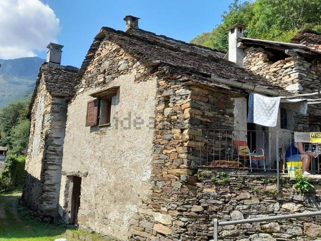 Rustico in vendita a Valle Cannobina, Piemonte
