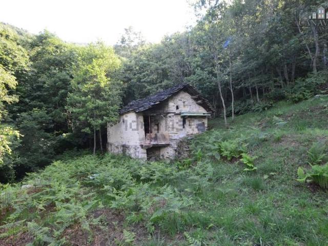 Rustico in vendita a Valchiusa, Piemonte