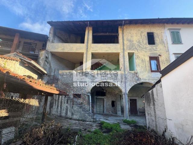 Rustico in vendita a Endine Gaiano, Lombardia