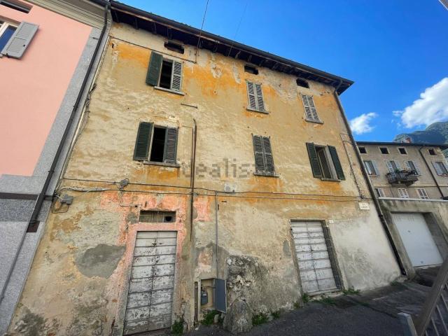 Rustico in vendita a Caserta, Valmadrera