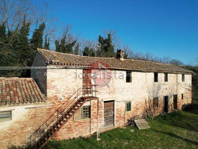 Rustico in vendita a Villa Giulia, Marche