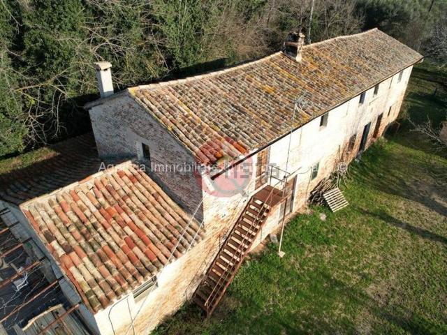 Rustico in vendita a Villa Giulia, Marche