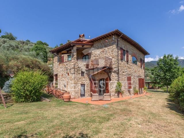 Rustico in vendita a Unione di Comuni Valdarno e Valdisieve, Reggello