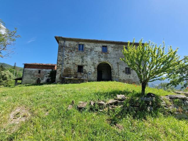 Rustico in vendita a Unione di Comuni Valdarno e Valdisieve, Pontassieve