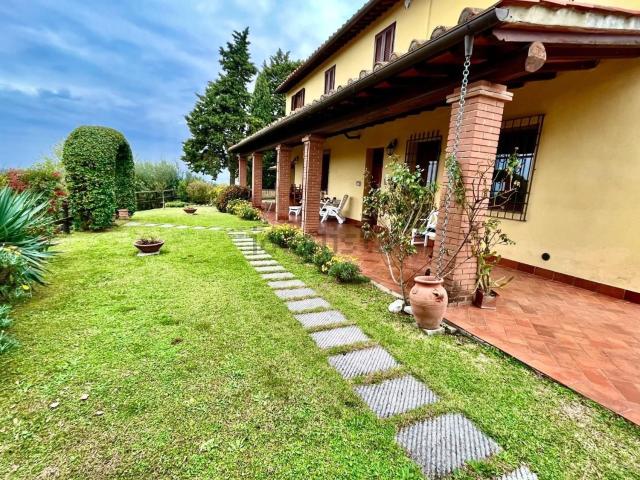 Rustico in vendita a Montopoli In Val D'arno, Toscana