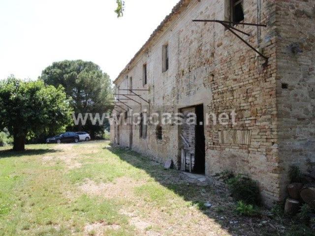 Rustico in vendita a Pesaro, Pesaro E Urbino