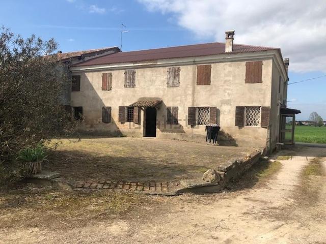 Rustico in vendita a San Pietro Di Morubio, Veneto