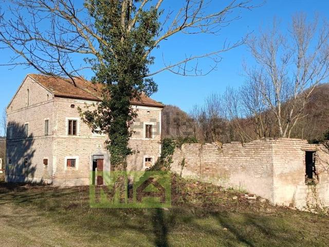 Rustico in vendita a Marche, Macerata