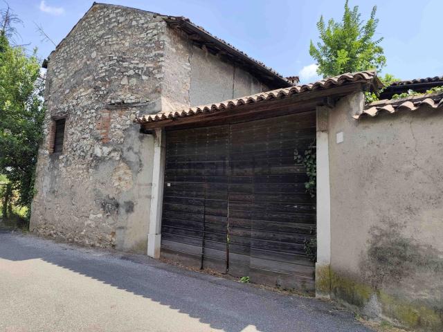 Rustico in vendita a Zona Est, Brescia