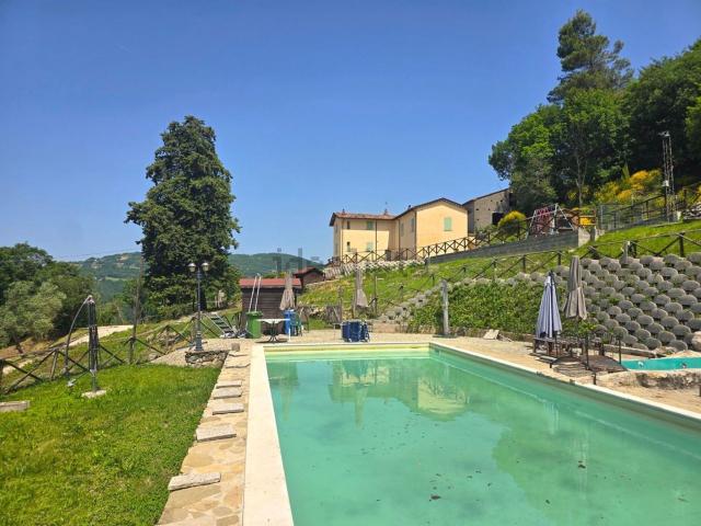 Rustico in vendita a Valtopina, Umbria