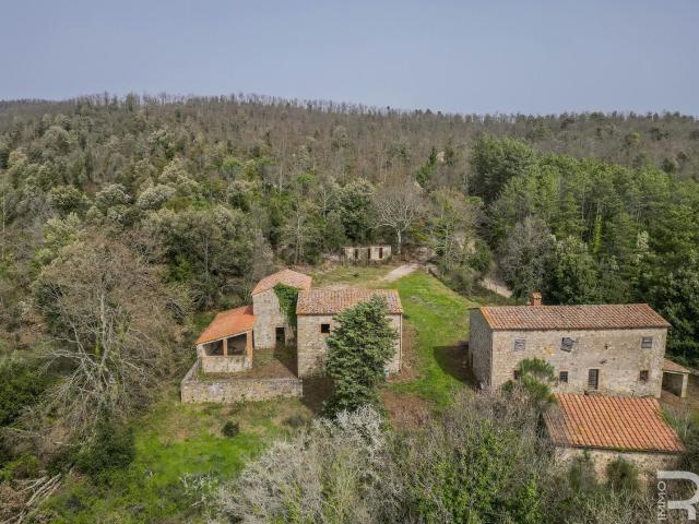Rustico in vendita a Roccastrada, Toscana
