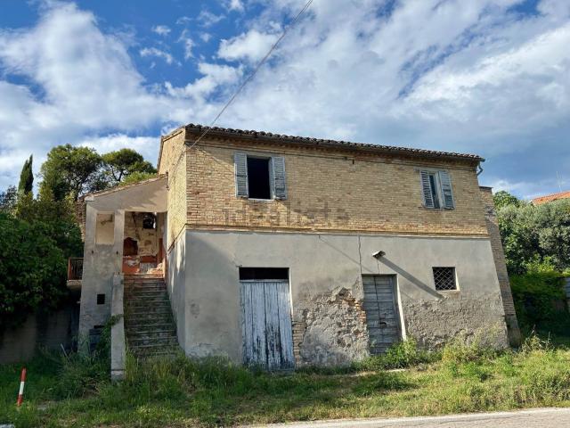 Rustico in vendita a Colle in Su, Acquaviva Picena