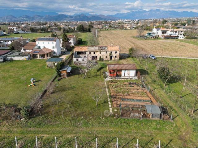 Rustico in vendita a Calmaggiore, Montebelluna