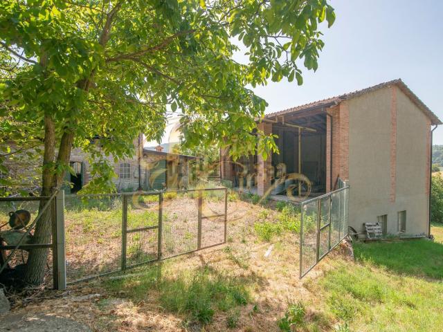 Rustico in vendita a Colombaia di Pomaro, Piozzano