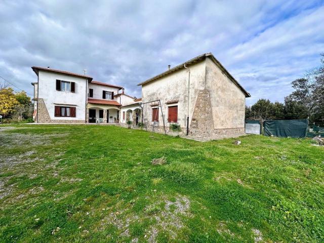 Rustico in vendita a Roccastrada, Toscana