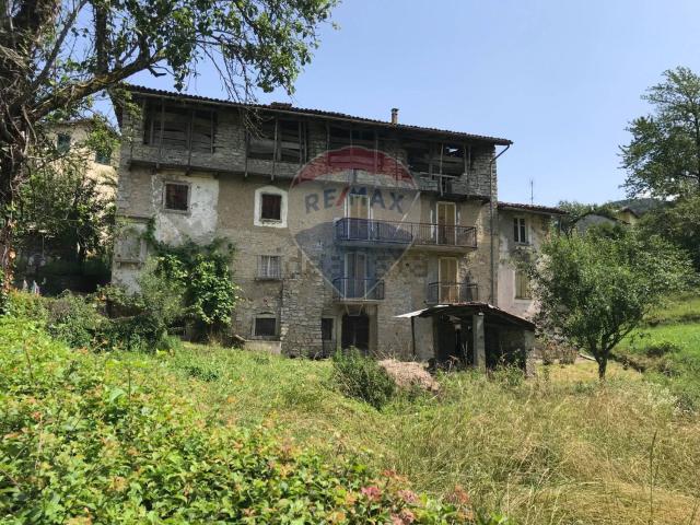 Rustico in vendita a Comunità Montana della Valle Brembana, Zogno