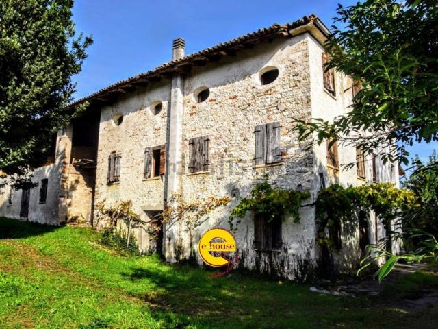 Rustico in vendita a Cavaso del Tomba, Caniezza
