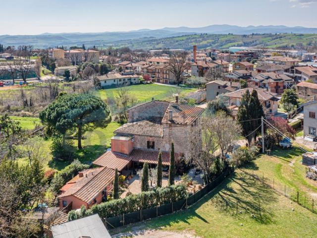 Rustico in vendita a Colpetrazzo, Umbria