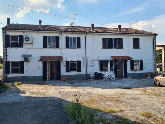 Rustico in vendita a Mezzana Bigli, Lombardia