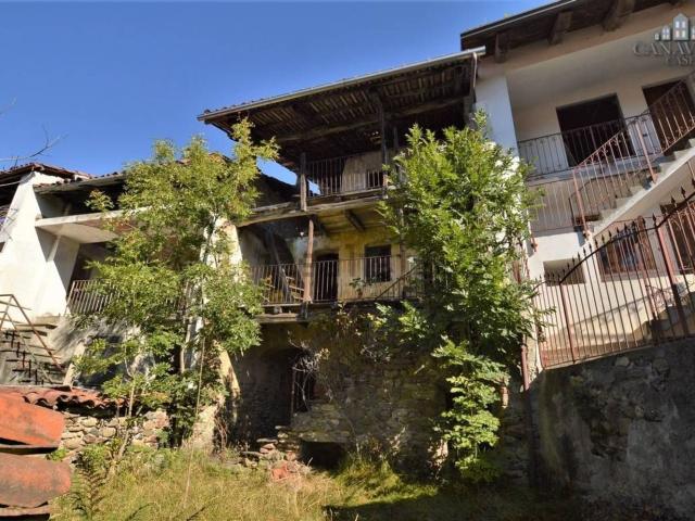 Rustico in vendita a Val di Chy, Piemonte