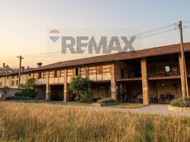 Rustico in vendita a Costa Volpino, Lombardia