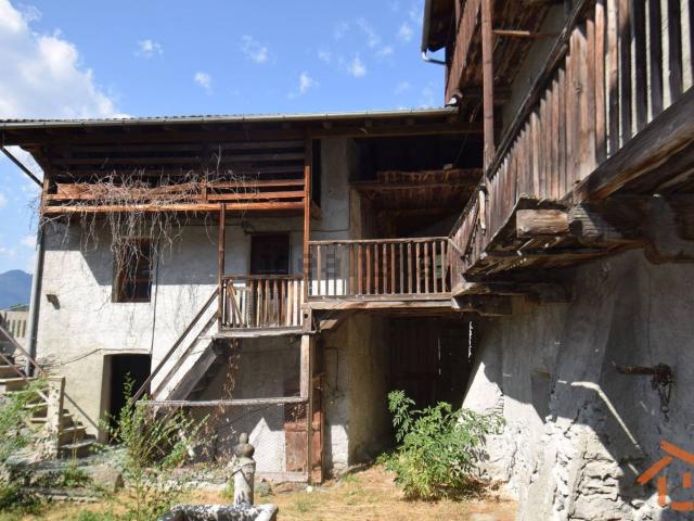 Rustico in vendita a Challand Saint Anselme, Aosta