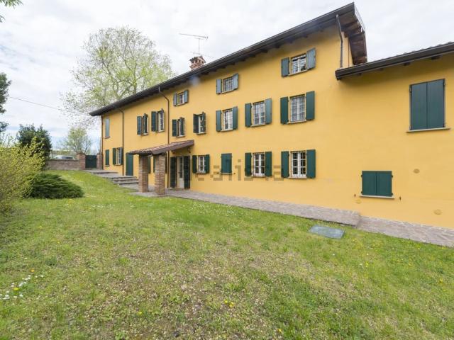 Rustico in vendita a Rovescala, Lombardia