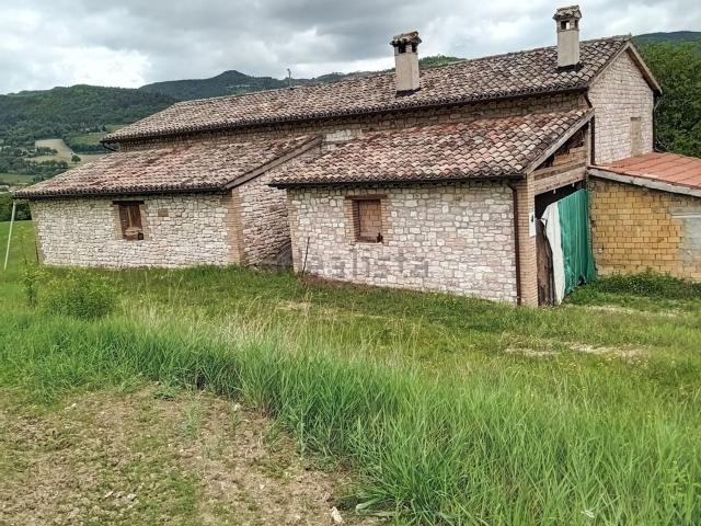 Rustico in vendita a Canavaccio, Urbino