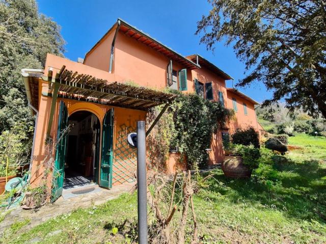 Rustico in vendita a San Giuliano Terme, Toscana