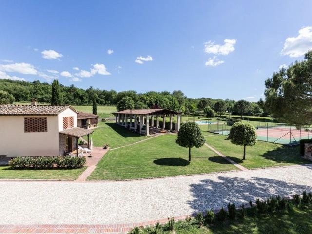 Rustico in vendita a Bucine, Toscana