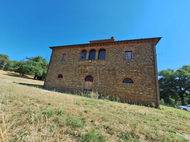 Rustico in vendita a Montevarchi, Toscana