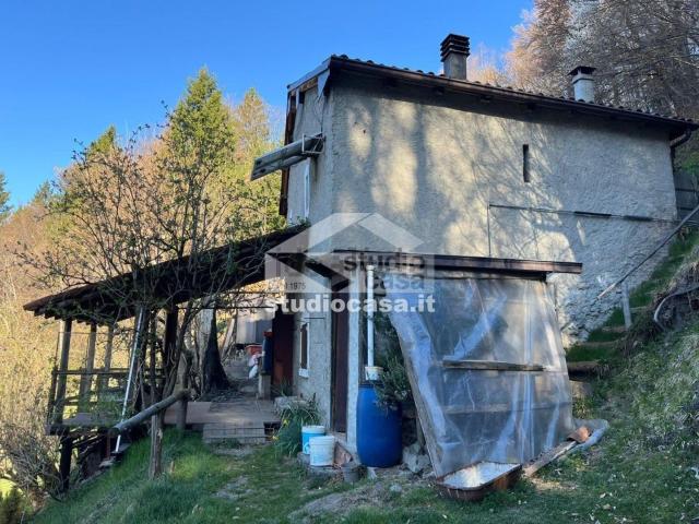 Rustico in vendita a Comunità Montana della Valle Brembana, Dossena