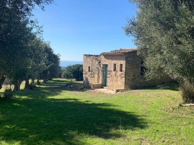 Rustico in vendita a Cava D'aliga, Sicilia