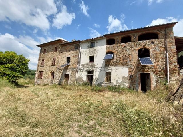 Rustico in vendita a Larciano, Cecina