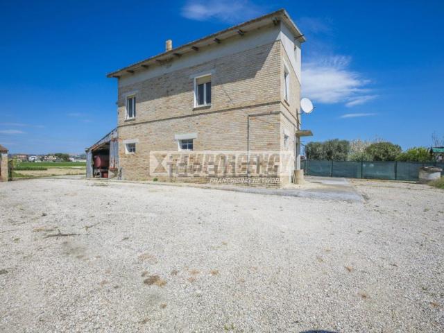 Rustico in vendita a Marche, Macerata