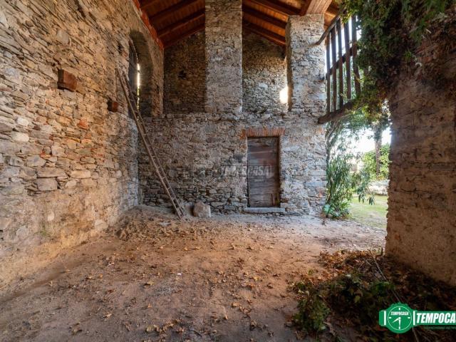 Rustico in vendita a Brisino, Piemonte