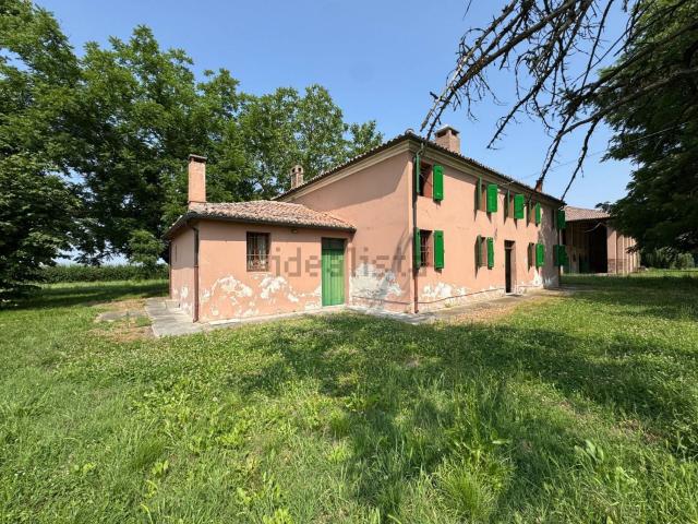 Rustico in vendita a Ferrara, Reggio Emilia