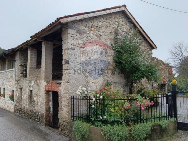 Rustico in vendita a Borgo Valbelluna, Villa Di Villa