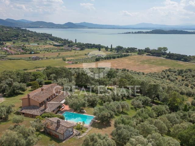 Rustico in vendita a Magione, Umbria