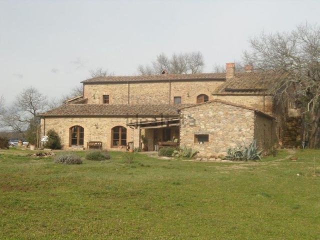 Rustico in vendita a Civitella Paganico, Pari