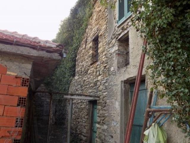 Rustico in vendita a Borgomaro, Liguria