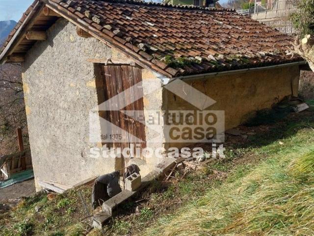 Rustico in vendita a Comunità Montana della Valle Brembana, Dossena