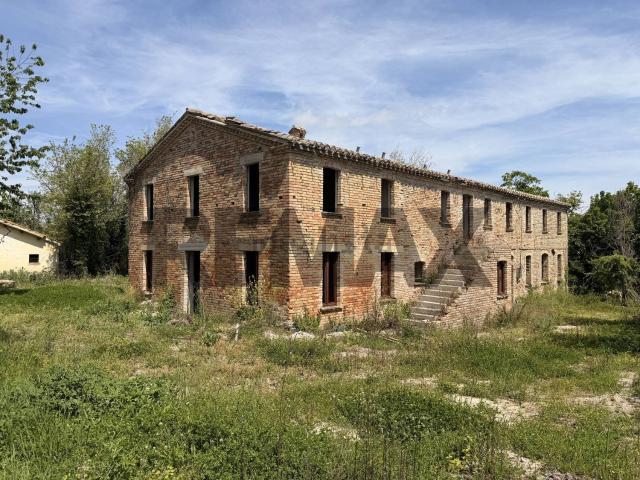 Rustico in vendita a Castelleone di Suasa, Ancona