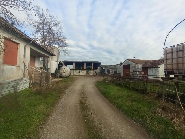 Rustico in vendita a Gragnano Trebbiense, Reggio Emilia